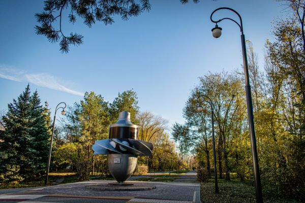 Колесо гидротурбины. Волжский