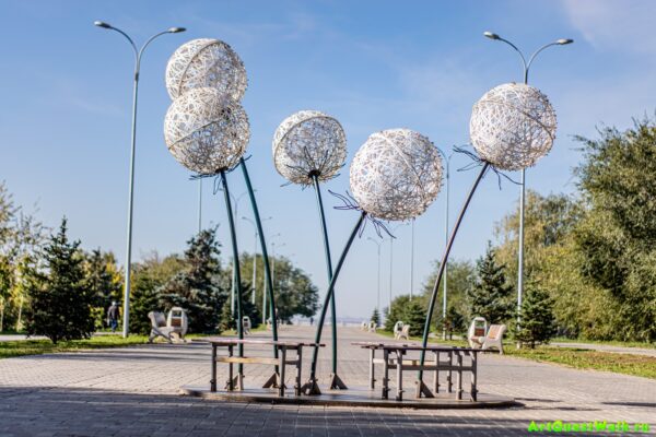 Одуванчики. Парк Волжский. Площадь Ленина