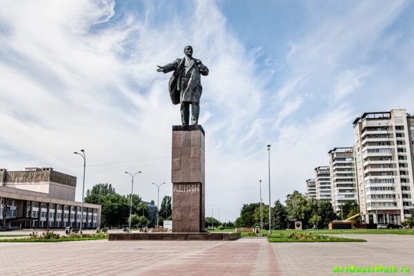 Памятник Владимиру Ильичу Ленину. Волжский