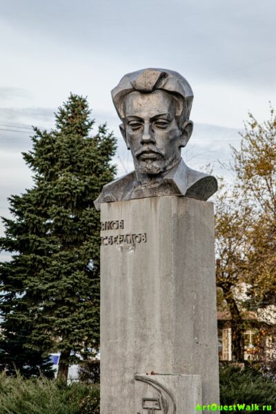 Памятник Я.М. Свердлову