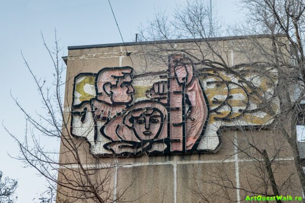 Панно на фасадах ул. Энгельса. Волжский