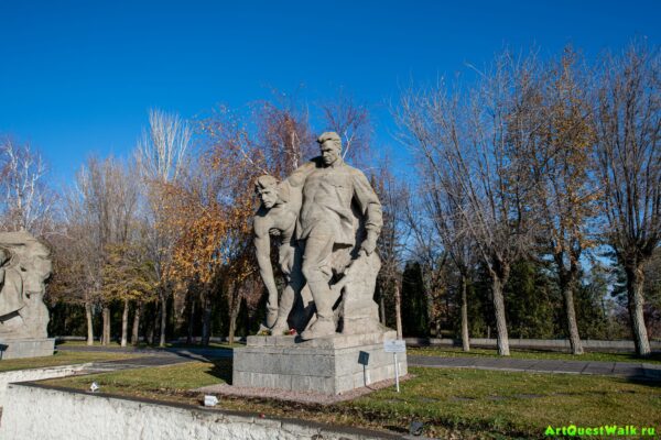 «Выстояв, мы победили смерть» на Площади Героев на Мамаевом кургане Достопримечательность Арт-Квест-Прогулка