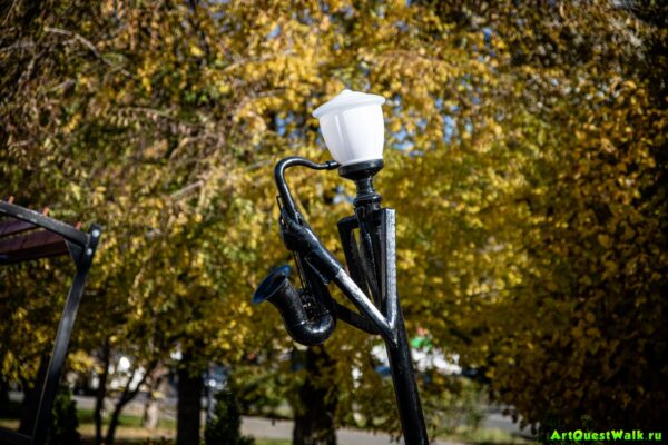 Декоративная композиция Саксофонист. Достопримечательность Арт-Квест-Прогулка