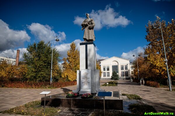 Братская могила в Парке Гагарина Достопримечательность Арт-Квест-Прогулка