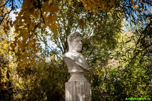 Бюст В.В. Маяковского  Достопримечательность Арт-Квест-Прогулка