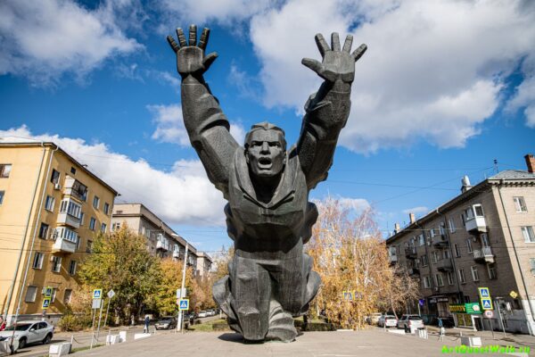 Памятник Михаилу Паникахе  Достопримечательность Арт-Квест-Прогулка