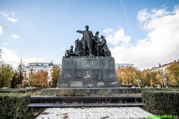Памятник героям обороны Красного Царицына. Достопримечательность Арт-Квест-Прогулка