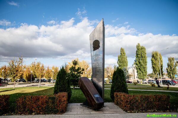 Памятник трудовой славы завода Красный Октябрь Достопримечательность Арт-Квест-Прогулка