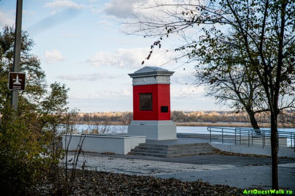 В этом месте находился блиндаж пункта связи (позывной Ролик) дивизии генерала Людникова Ивана Ильича. Достопримечательность Арт-Квест-Прогулка