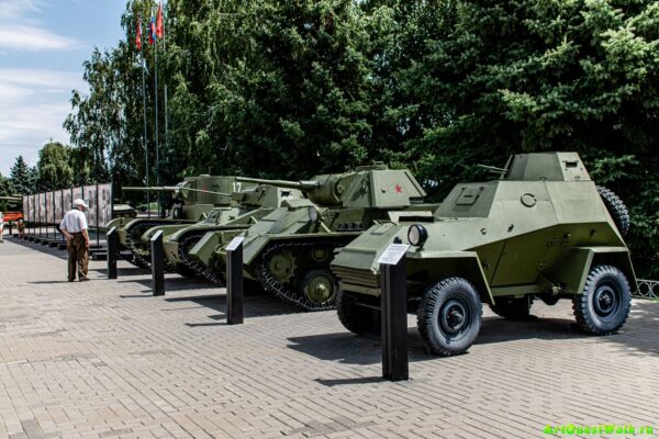 Военная техника у Музея-панорамы Сталинградская битва Достопримечательность Арт-Квест-Прогулка 