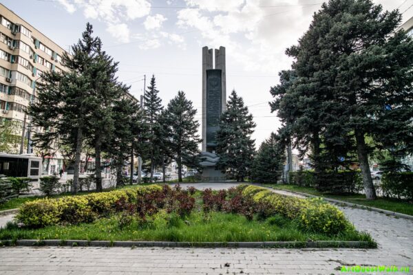 Памятник в честь основания Царицына Волгоград. Достопримечательность Арт-Квест-Прогулка