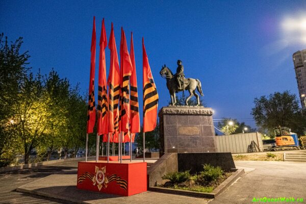Памятник Маршалу К.К. Рокоссовскому Волгоград. Достопримечательность Арт-Квест-Прогулка