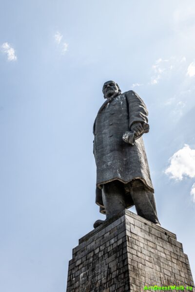 Самый большой в мире памятник В.И. Ленину Волгоград. Достопримечательность Арт-Квест-Прогулка