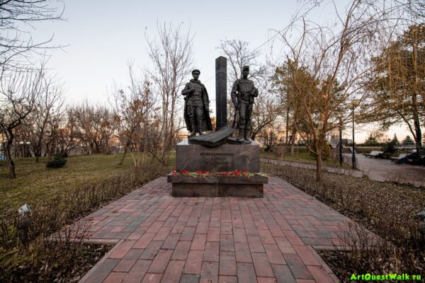 Памятник пограничникам всех поколений Волгоград. Достопримечательность Арт-Квест-Прогулка